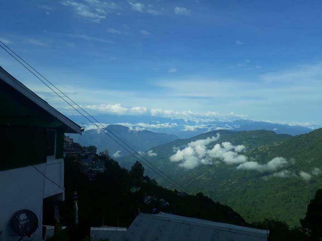 Vamoose Quaint Wood Cottage Darjeeling  Exterior photo